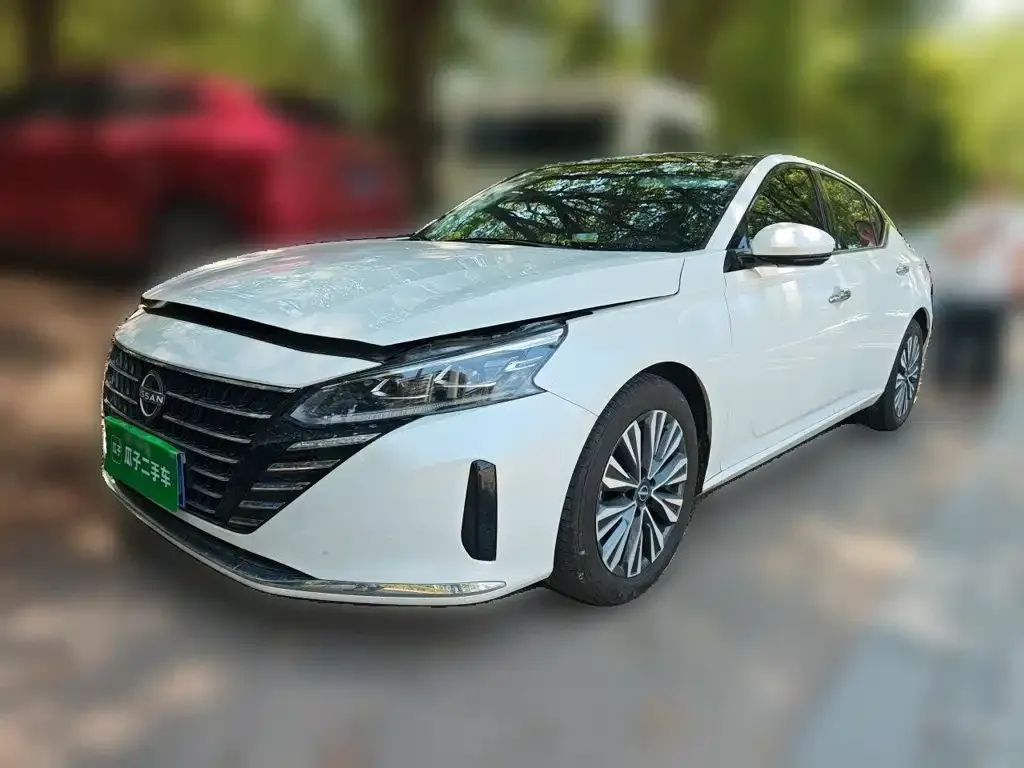 Nissan Teana — фото 1