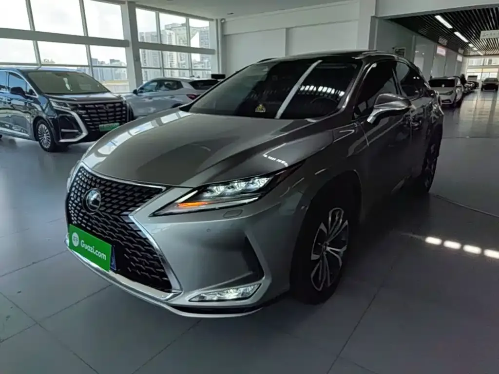 Lexus RX — фото 1