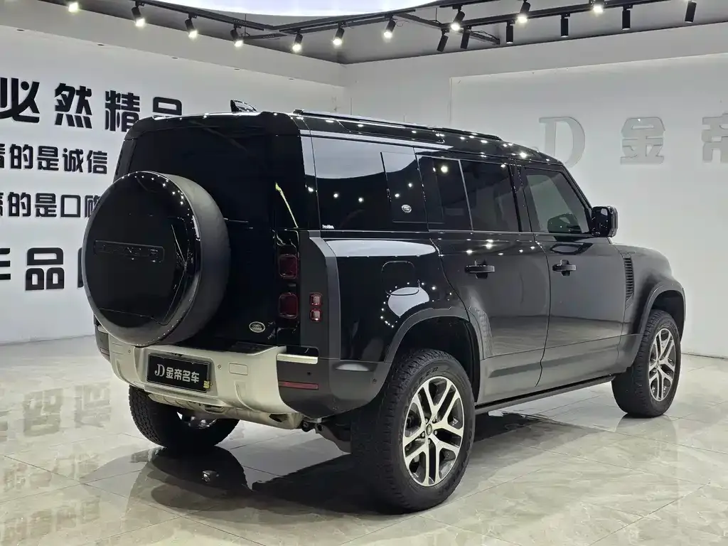 Land Rover Defender — фото 6