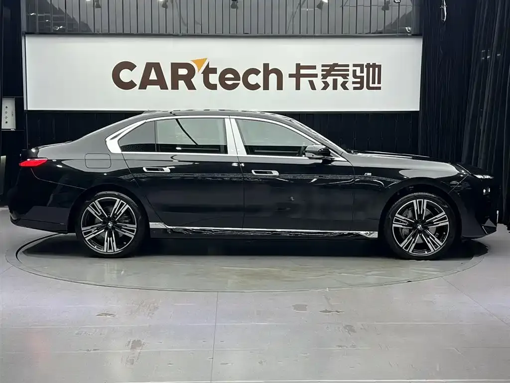BMW 7 Series — фото 5