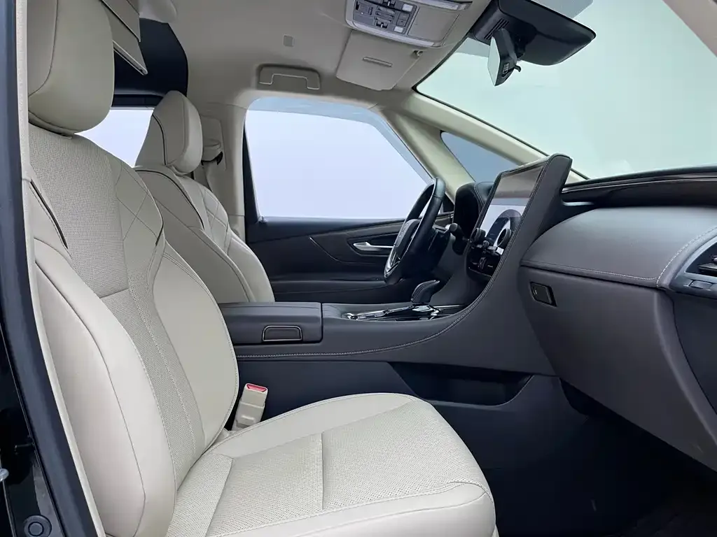 Toyota Vellfire — фото 4
