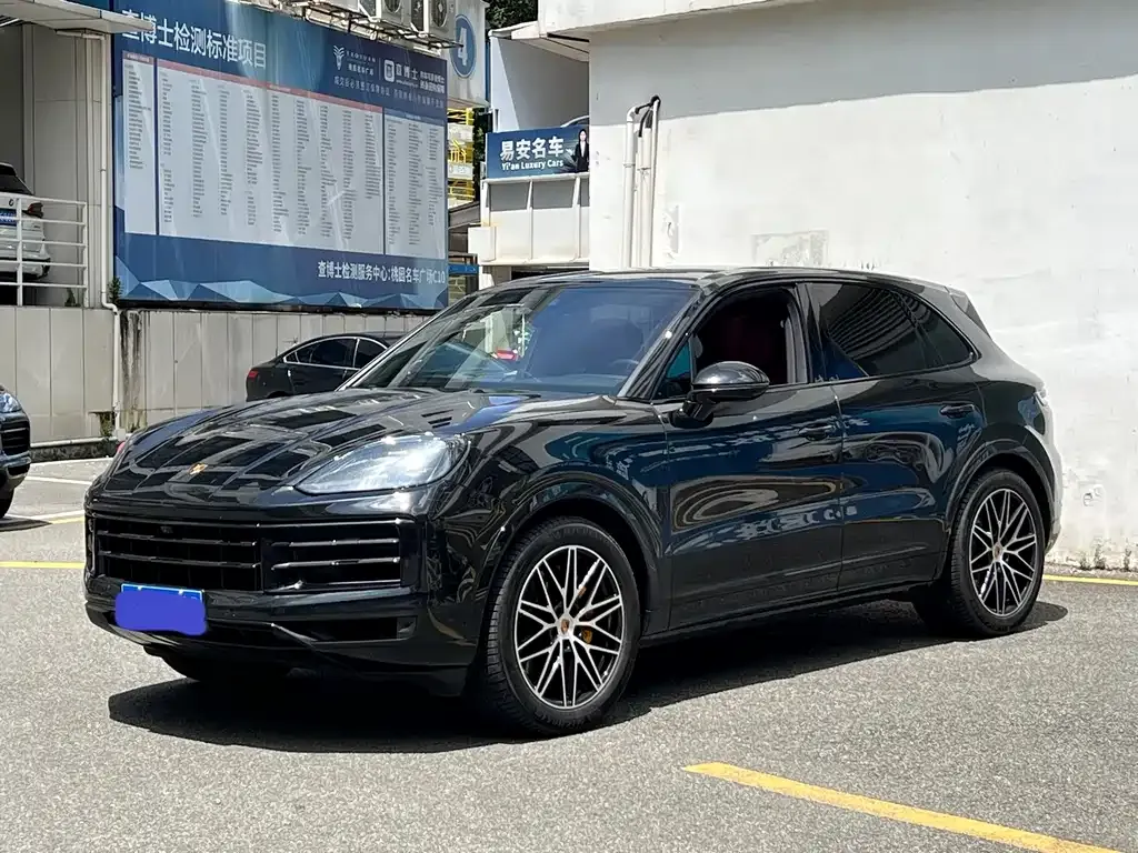 Porsche Cayenne — фото 1