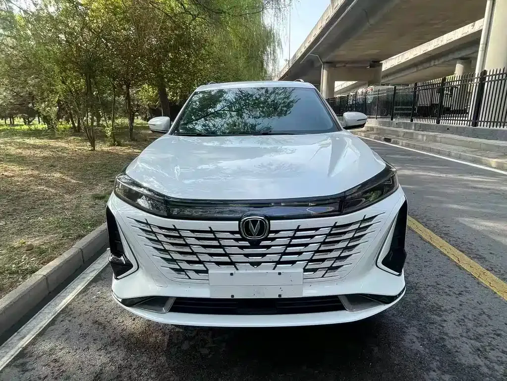 Changan CS75 PLUS — фото 1