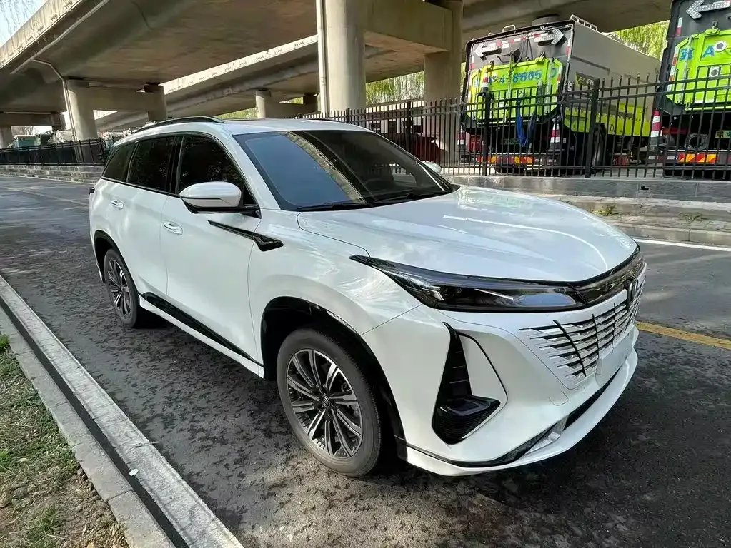 Changan CS75 PLUS — фото 2