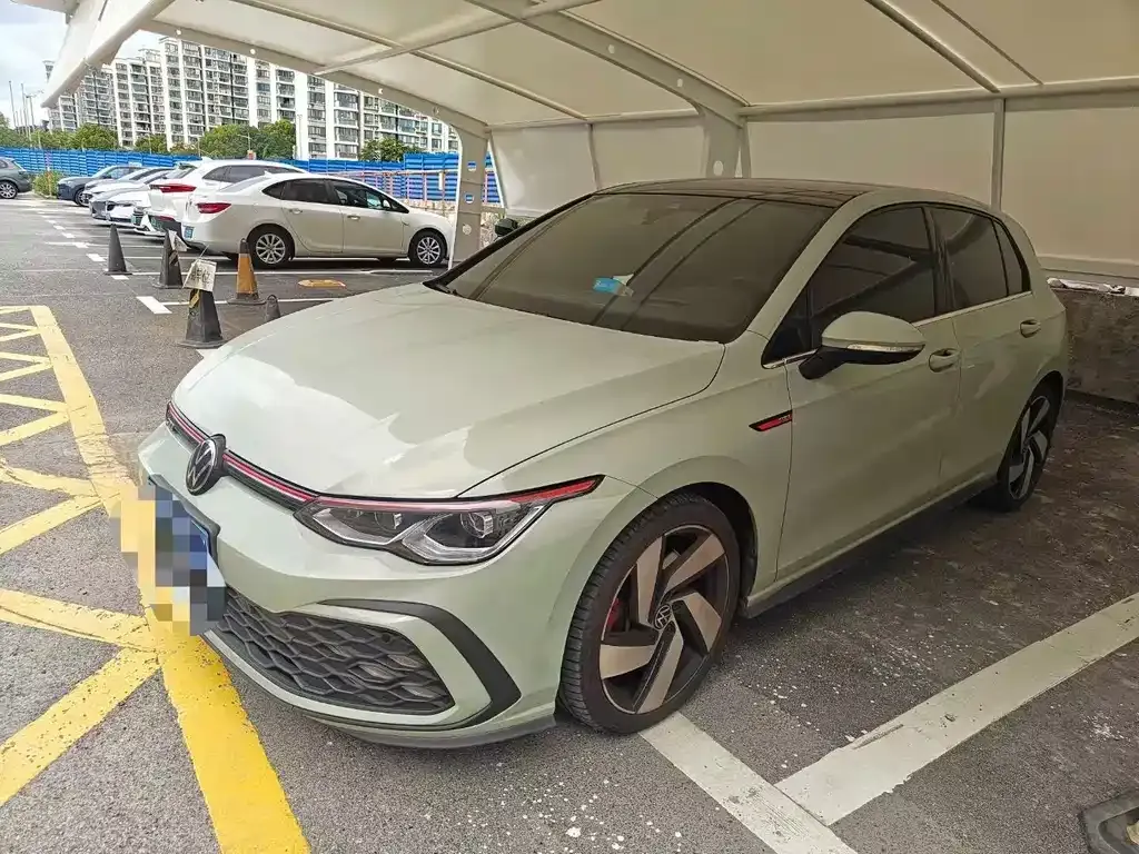 Volkswagen Golf GTI — фото 1