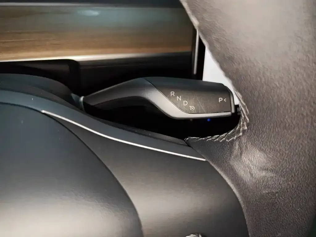 Tesla Model 3 — фото 2