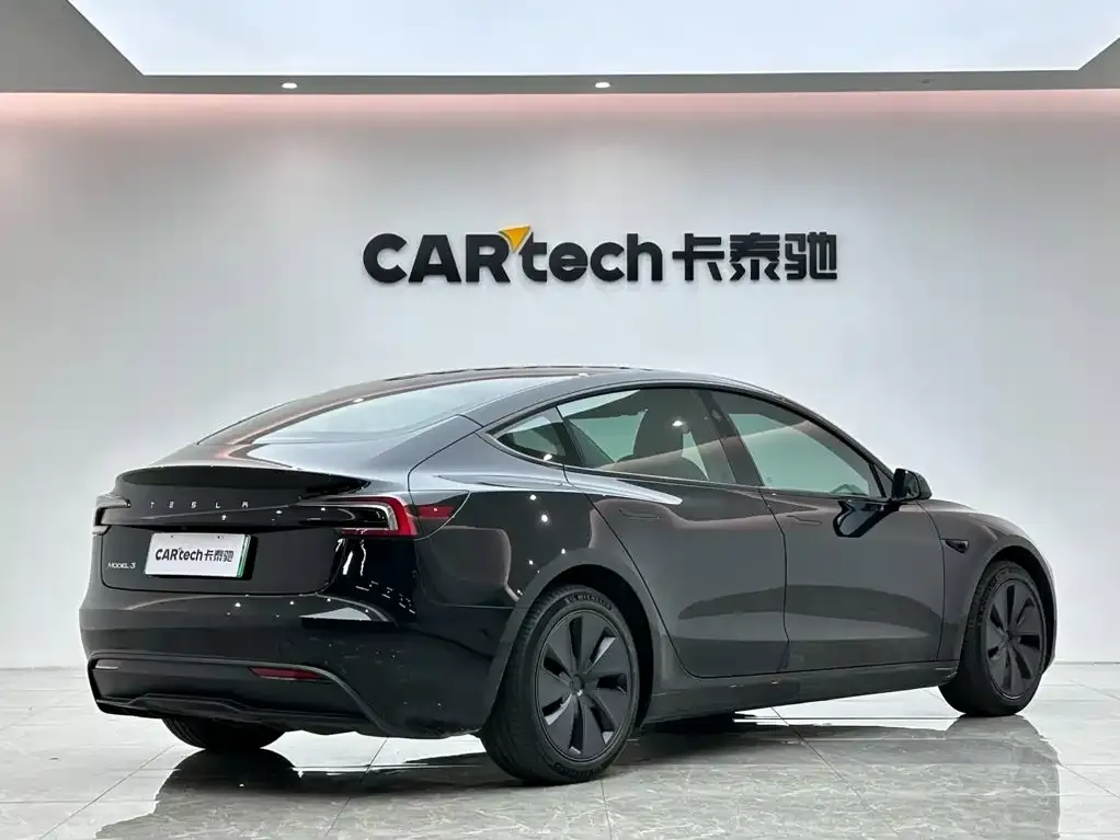 Tesla Model 3 — фото 3