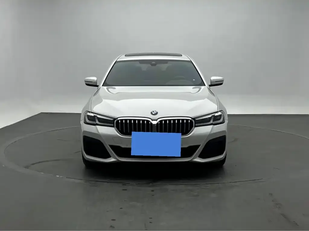BMW 5 Series — фото 4