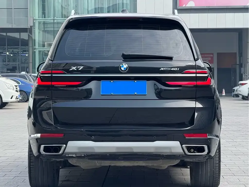 BMW X7 — фото 9