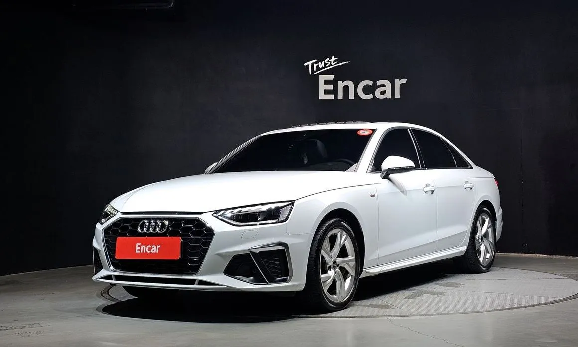 Audi A4 — фото 1