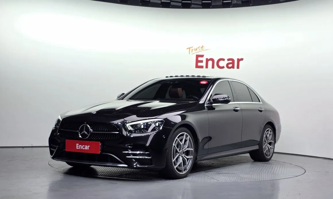 Mercedes-Benz E-Class — фото 1
