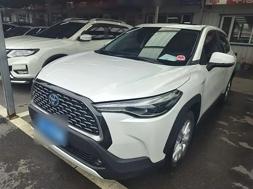 Toyota Corolla Cross — фото 1