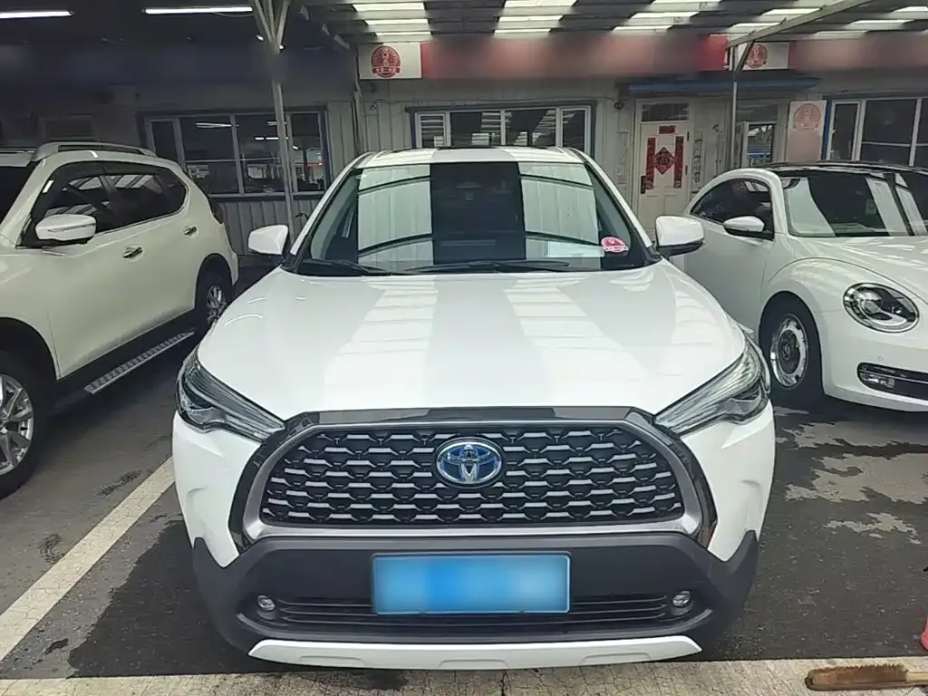 Toyota Corolla Cross — фото 8