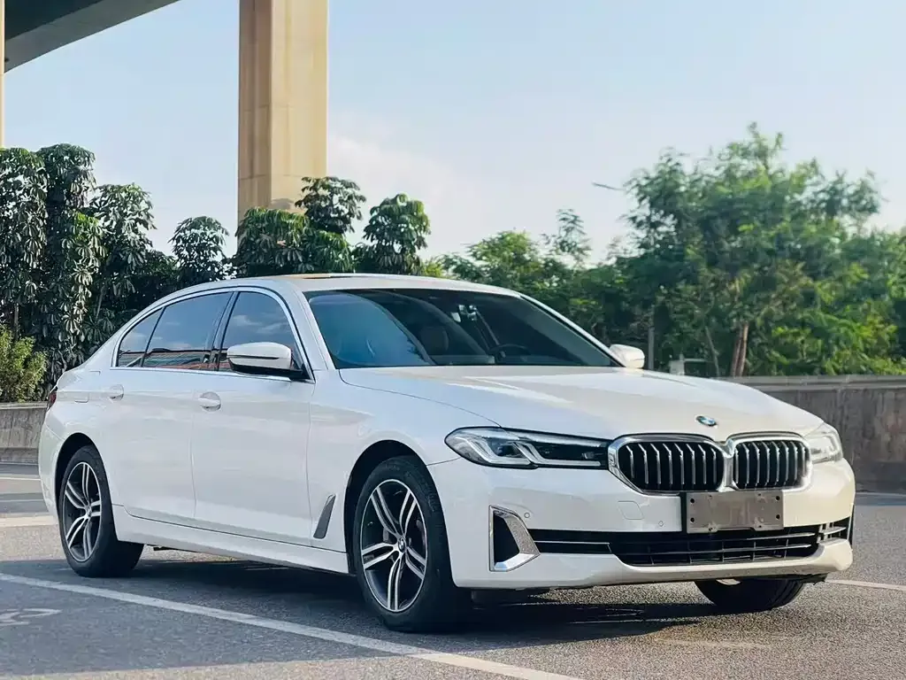 BMW 5 Series — фото 4