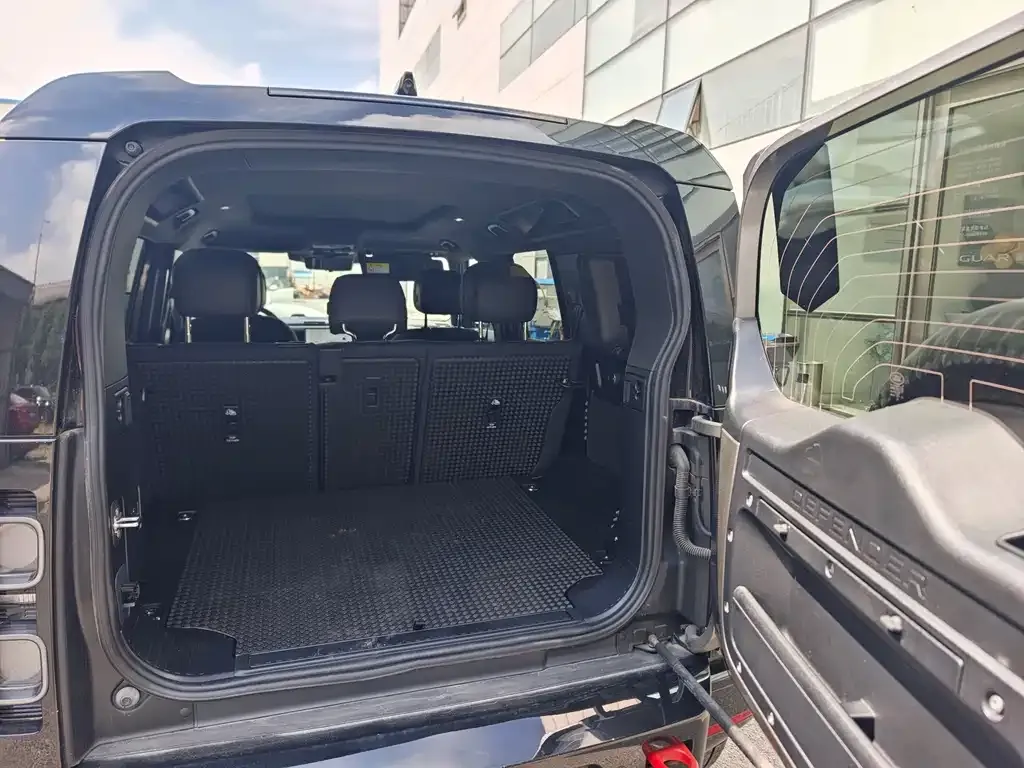 Land Rover Defender — фото 10
