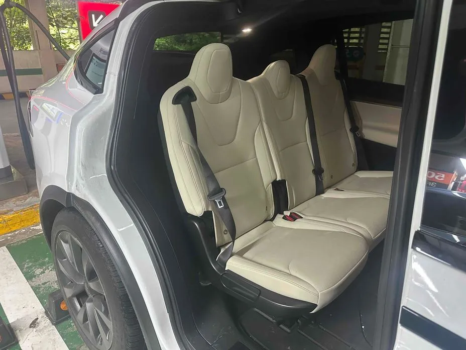 Tesla Model X — фото 3