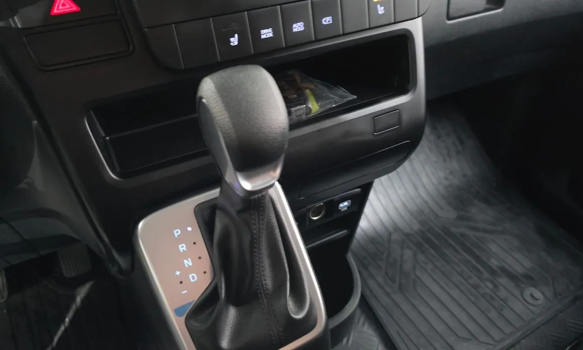 Hyundai Staria — фото 2