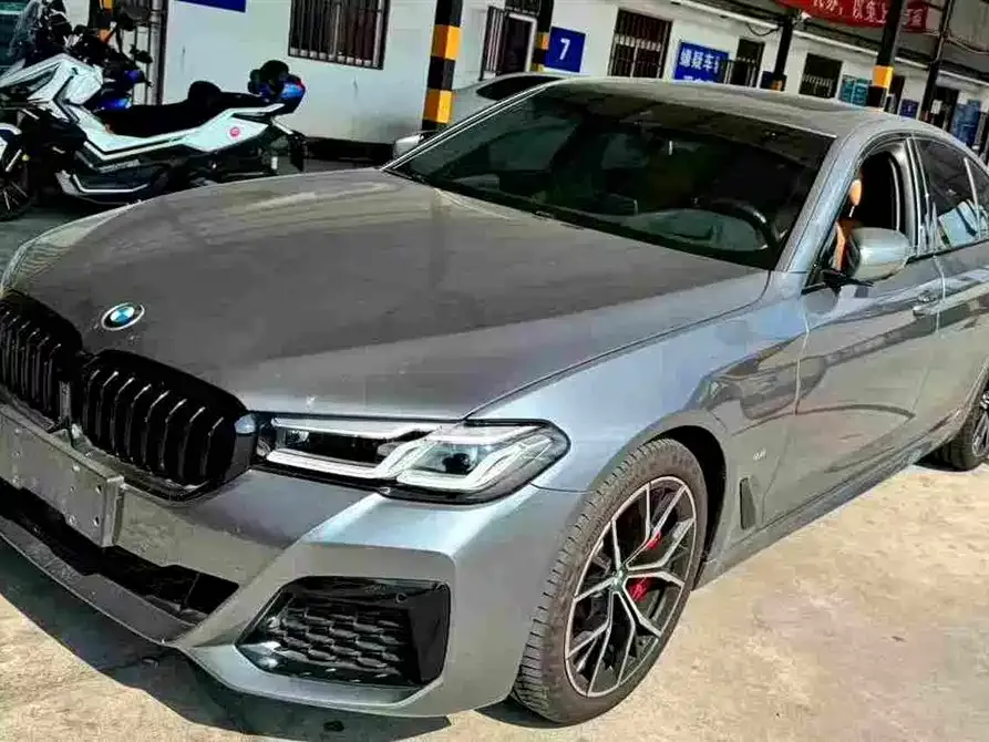 BMW 5 Series (Import) — фото 1