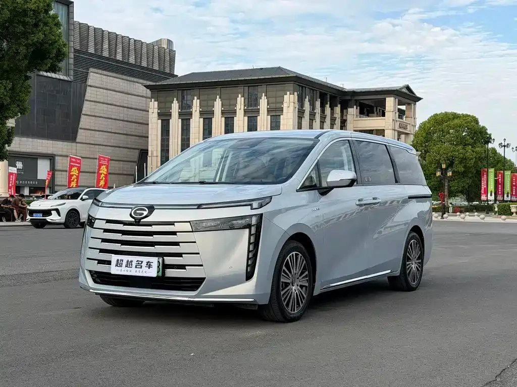 GAC Motor 传祺E8 PHEV — фото 1