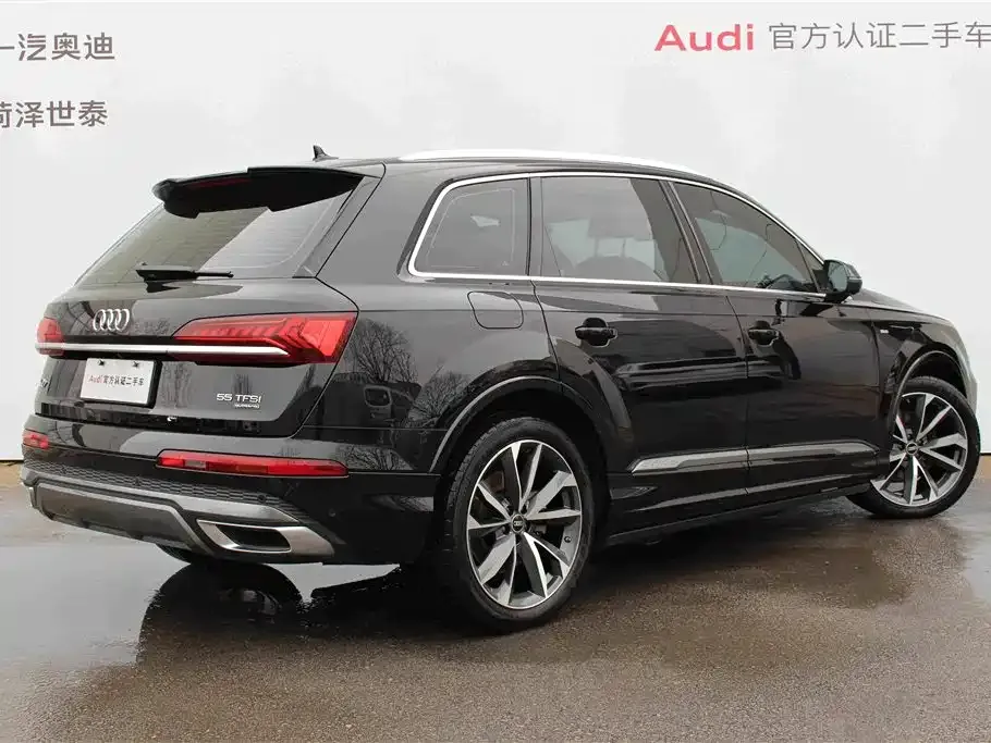 Audi Q7 — фото 10