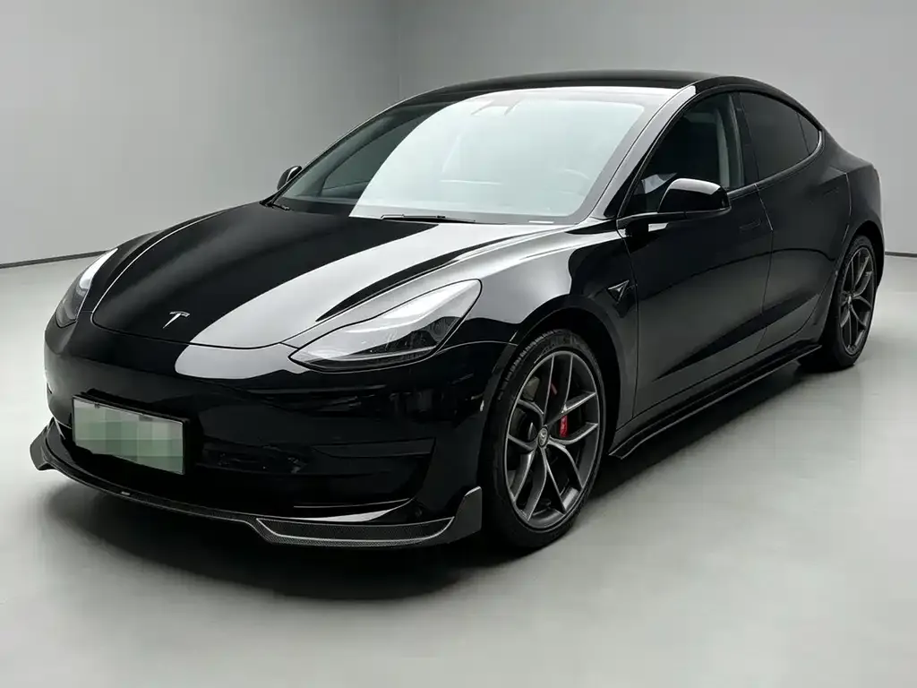 Tesla Model 3 — фото 1