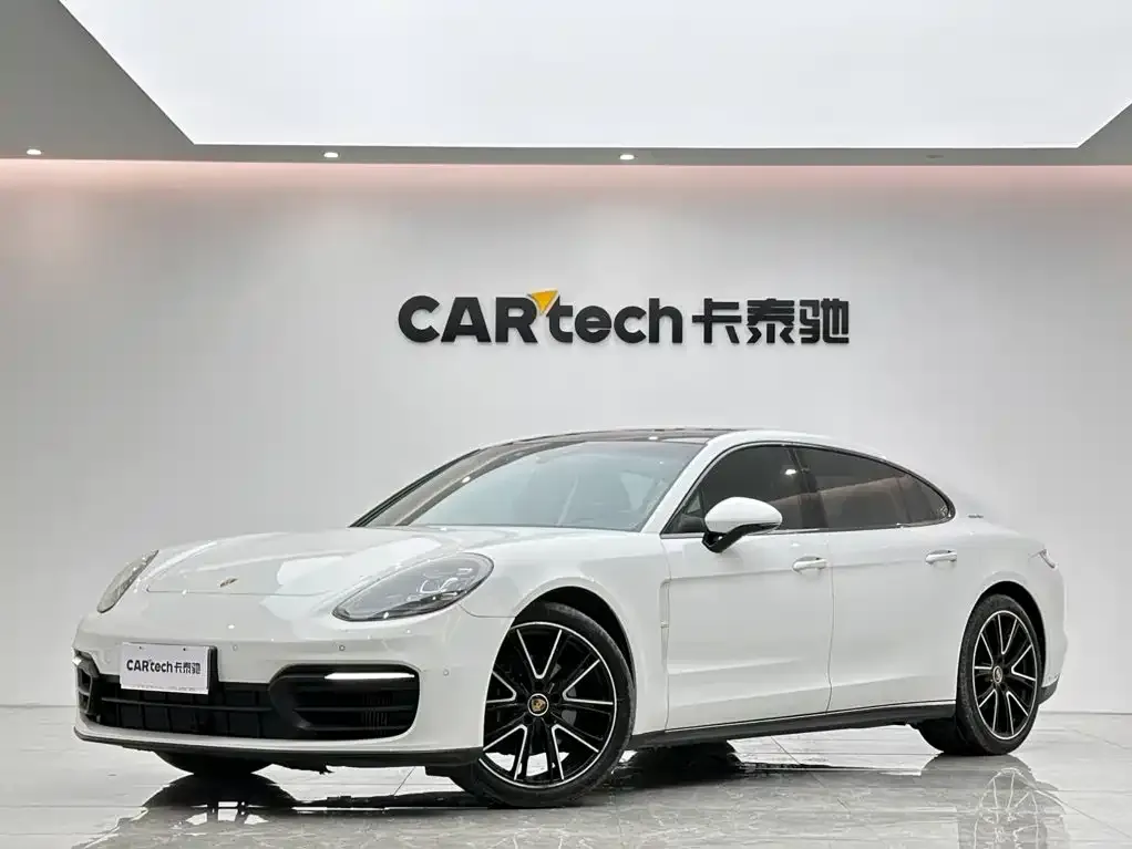 Porsche Panamera — фото 1