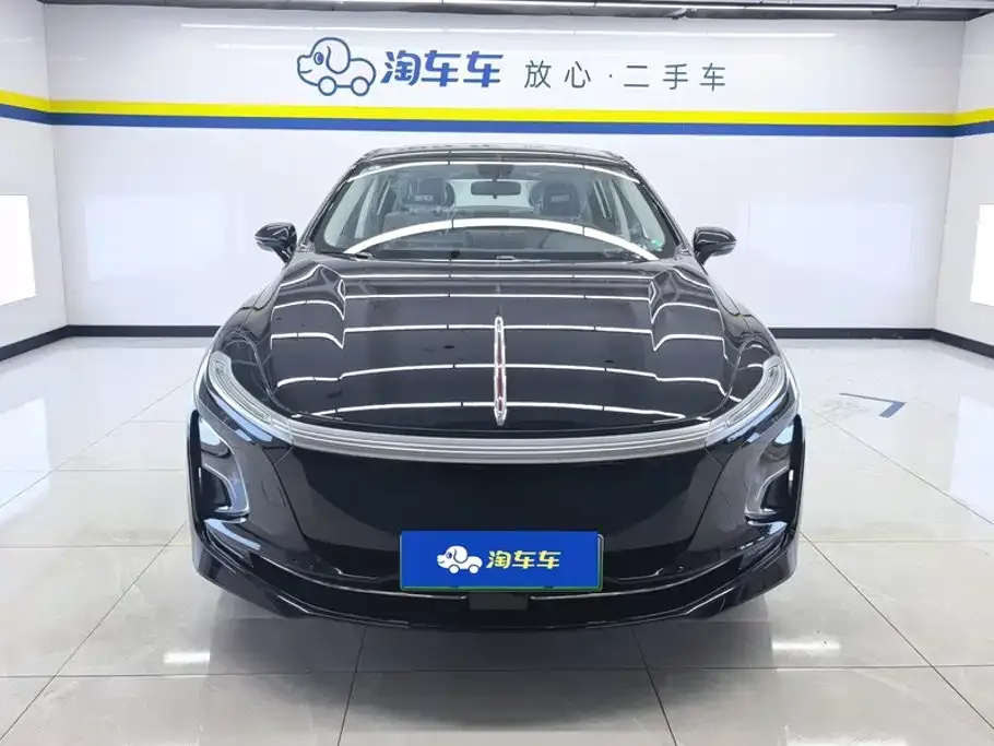 Hongqi E-QM5 — фото 2