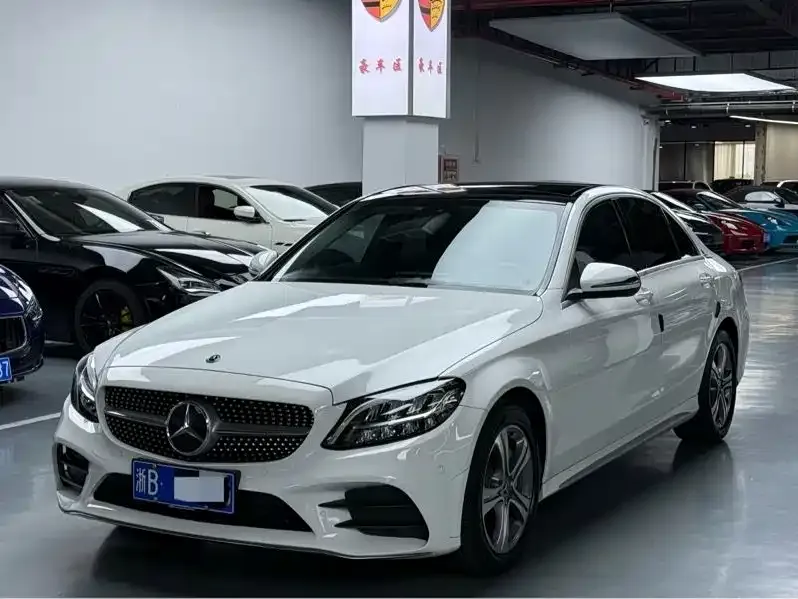 Mercedes-Benz C-Class — фото 1