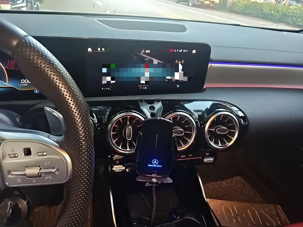 Mercedes-Benz CLA AMG — фото 5