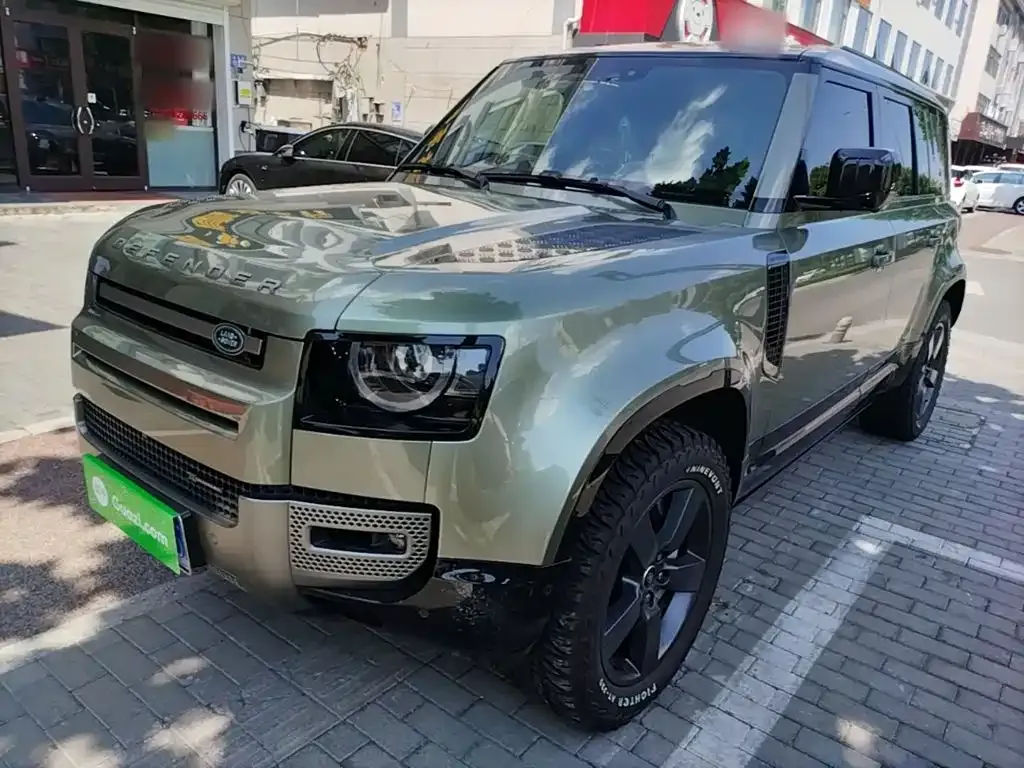 Land Rover Defender — фото 1