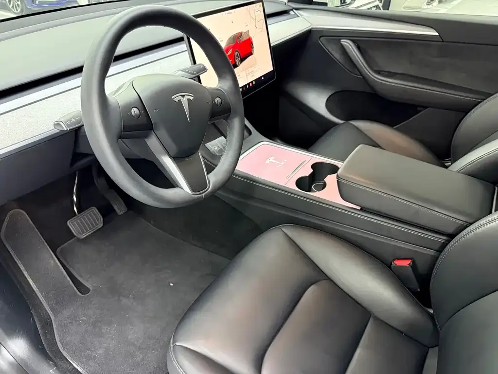 Tesla Model Y — фото 4