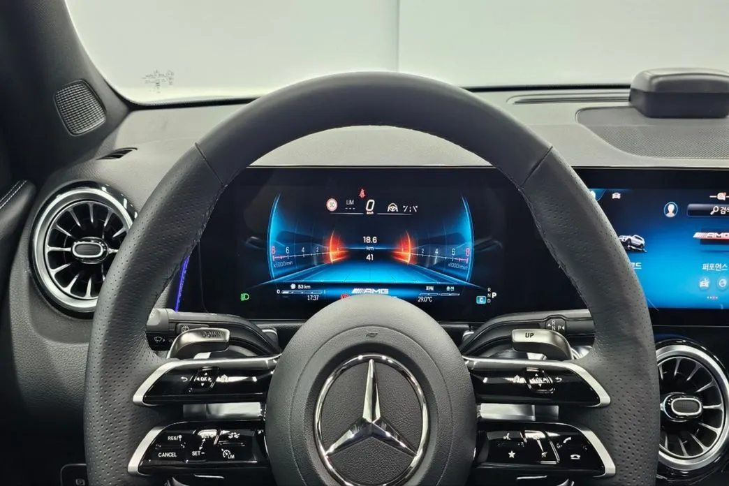 Mercedes-Benz GLB-Class — фото 2