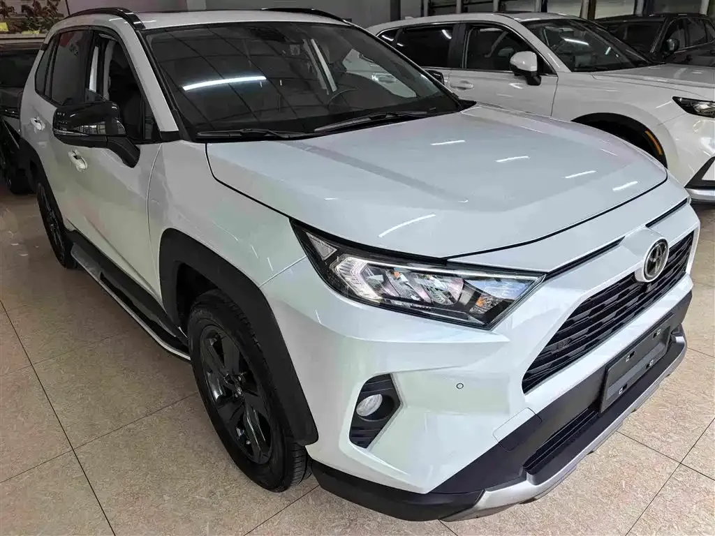 Toyota RAV4 — фото 4