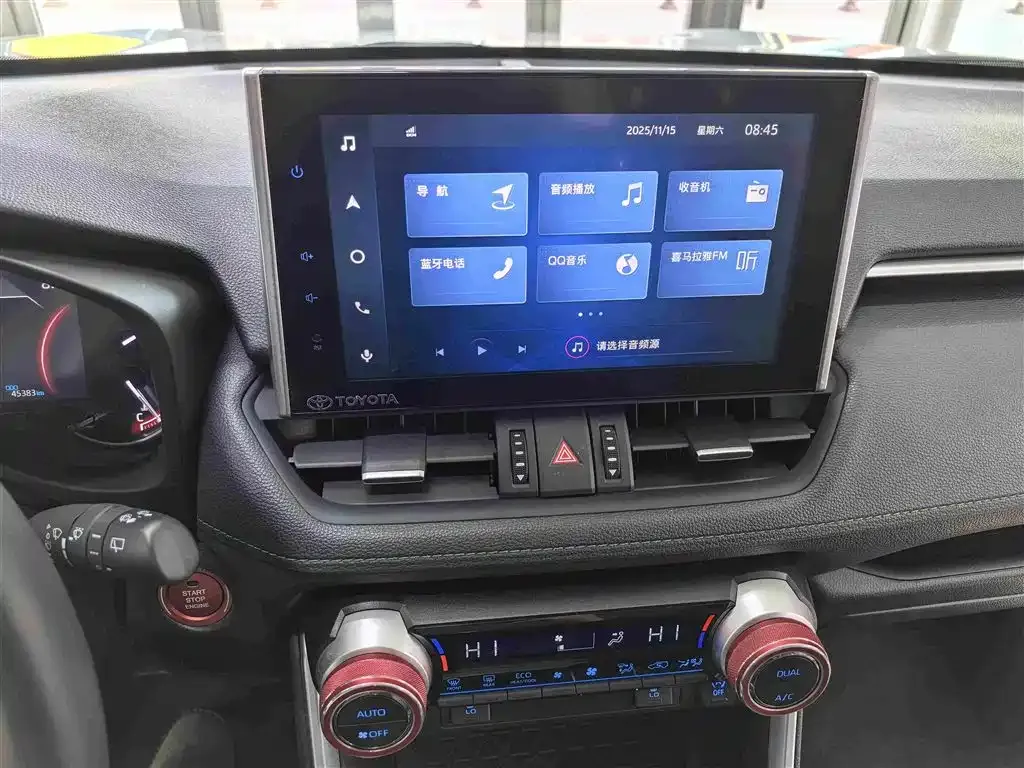 Toyota RAV4 — фото 8