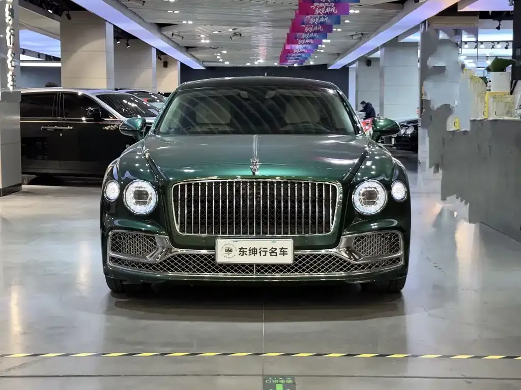 Bentley Flying Spur — фото 6