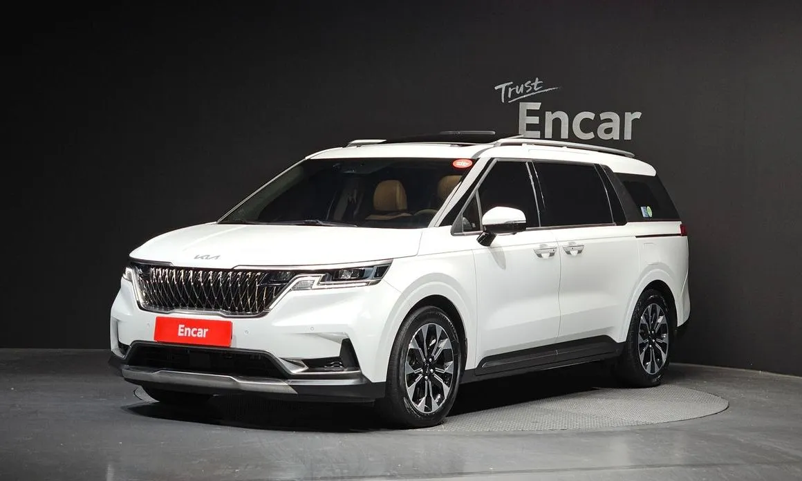 Kia Carnival — фото 1