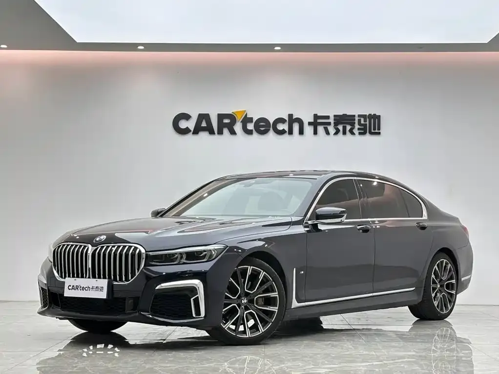 BMW 7 Series — фото 1