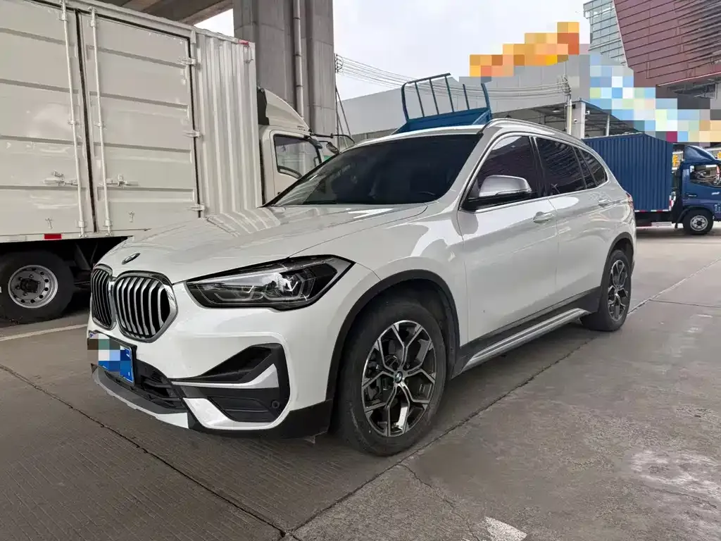 BMW X1 — фото 1