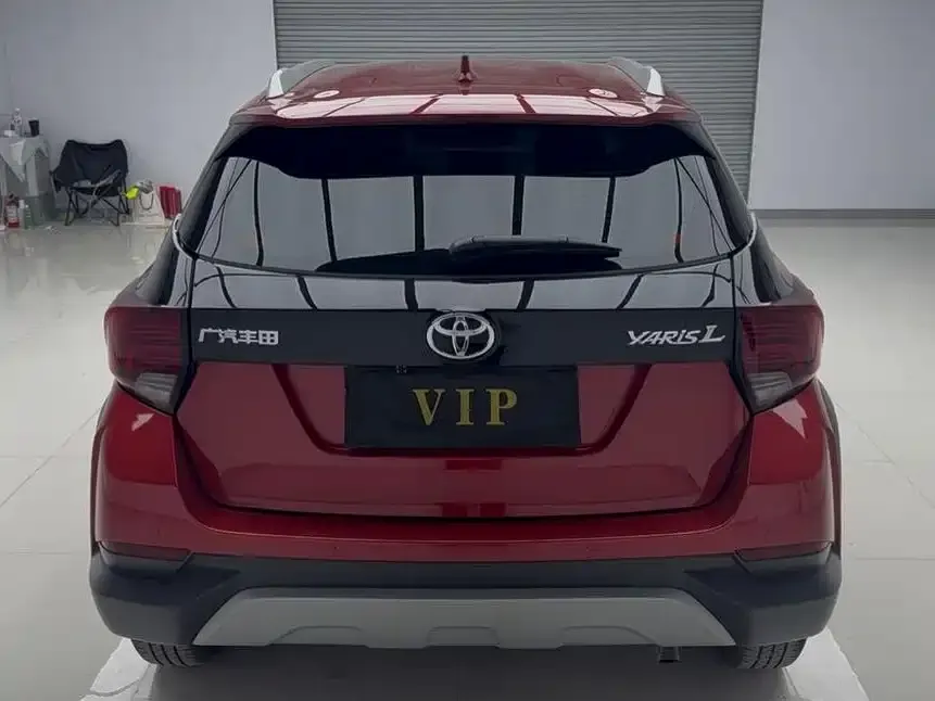Toyota Yaris L — фото 2