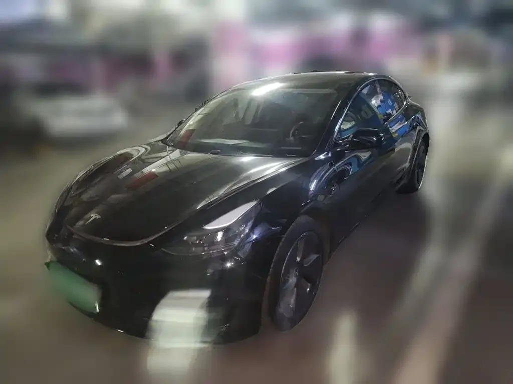 Tesla Model 3 — фото 1
