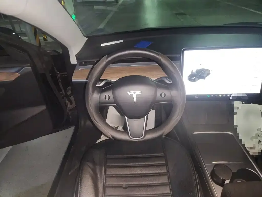Tesla Model 3 — фото 7