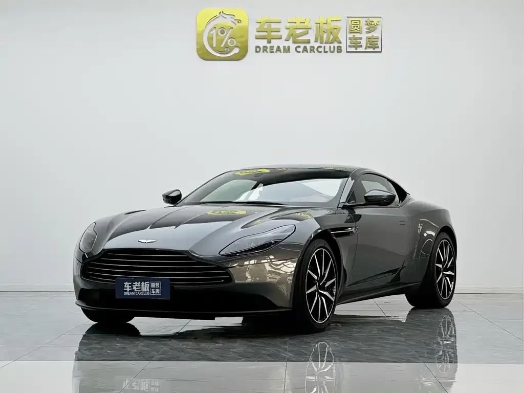 Aston Martin DB11 — фото 1