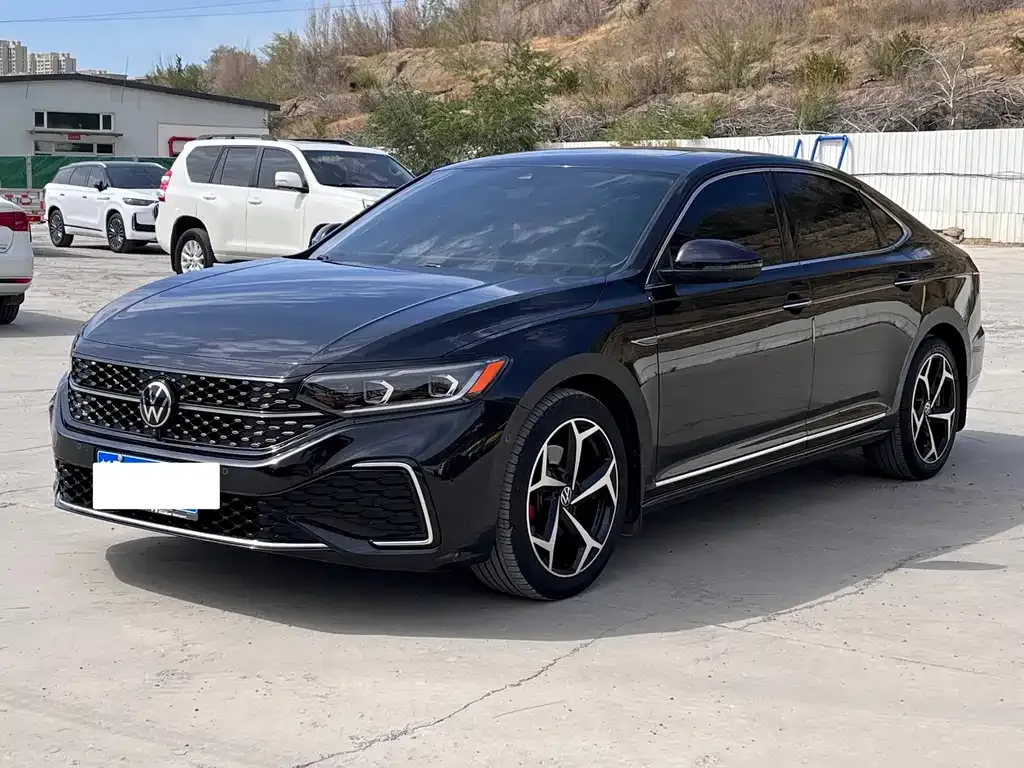Volkswagen Passat — фото 1
