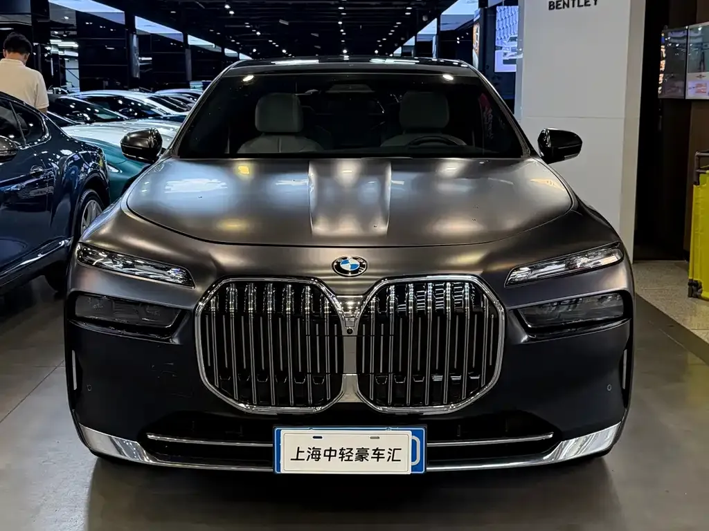 BMW 7 Series — фото 7