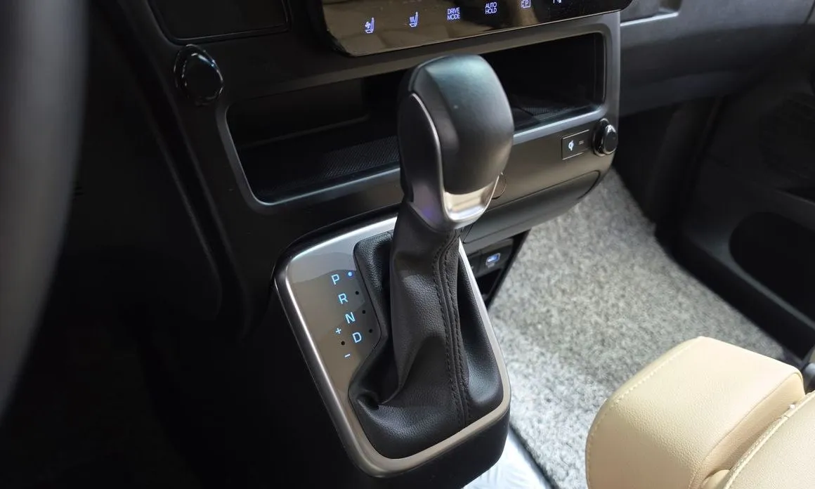 Hyundai Staria — фото 2