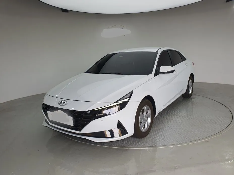 Hyundai AVANTE — фото 1
