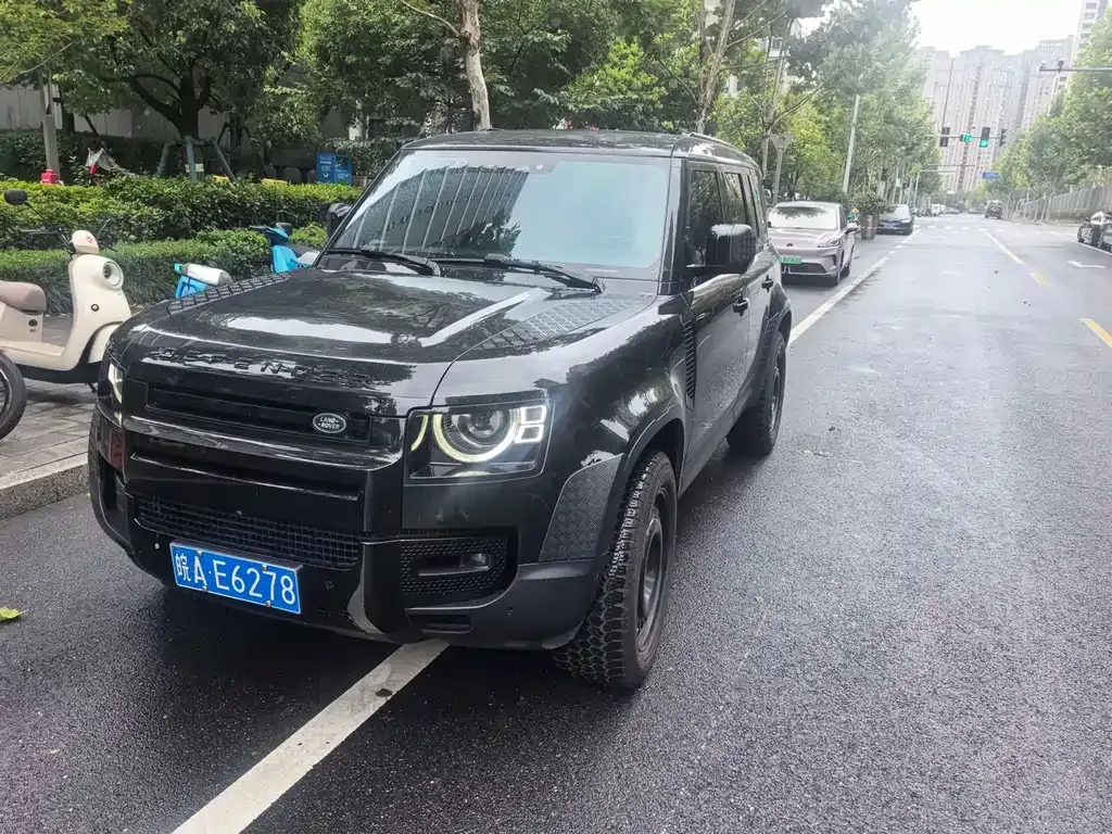 Land Rover Defender — фото 1