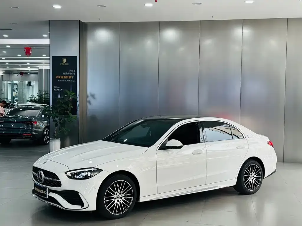 Mercedes-Benz C-Class — фото 1