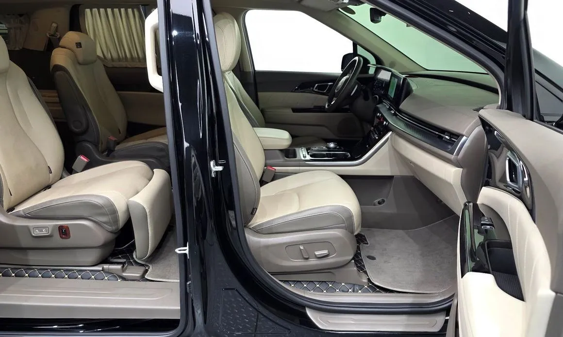 Kia Carnival — фото 10
