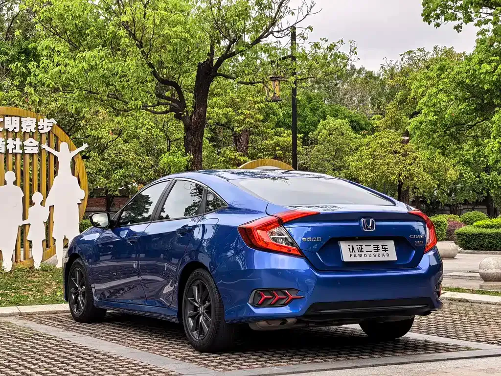 Honda Civic — фото 5